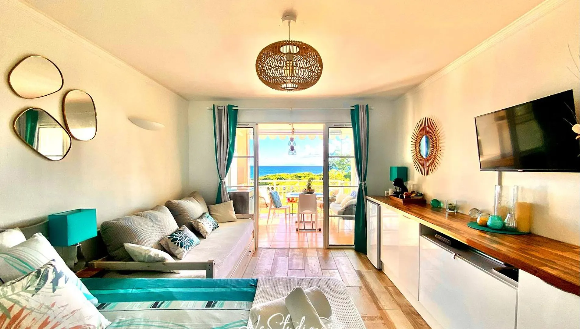 Apartment Studio Pleine Vue Mer, Plages, Piscines-4 Etoiles Sainte-Anne